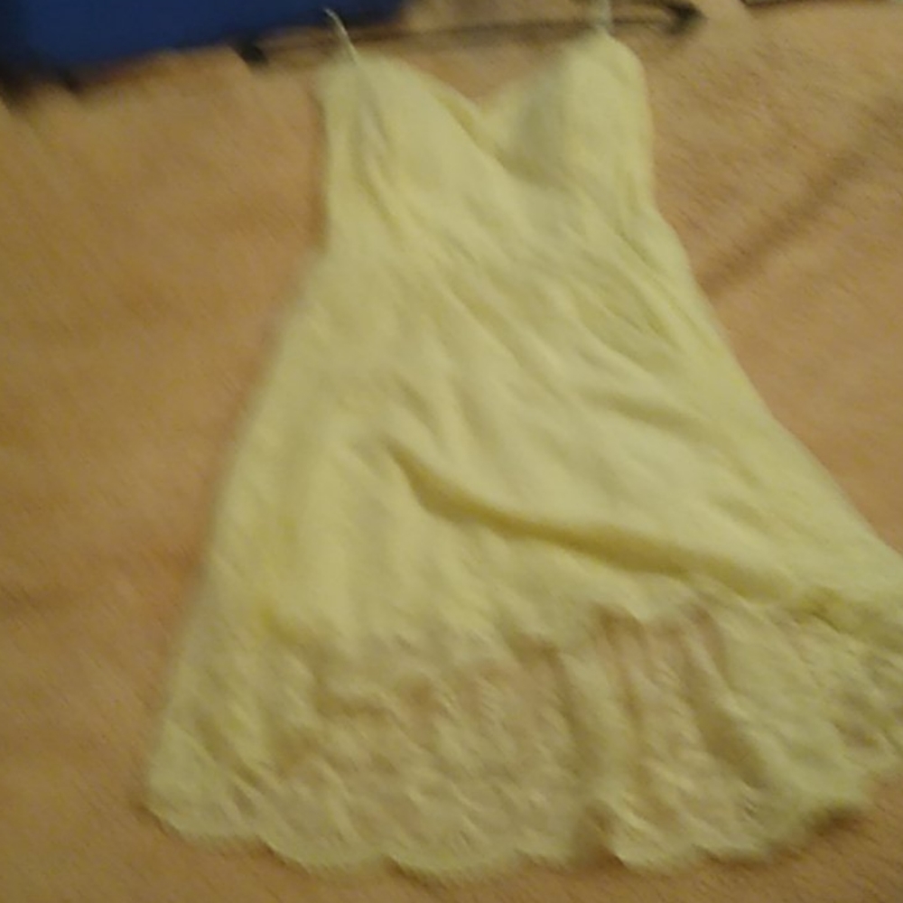 Dress - Picture 4 of 4